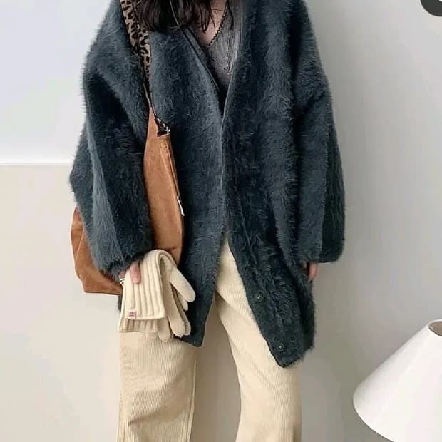 [새상품] 웨어링무드 헤어리 브이넥 오버핏 가디건