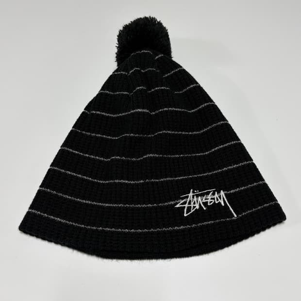 스투시(Stussy) 블랙 스트라이프 패턴 비니