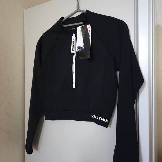 새상품)젝시믹스 블랙 크롭 래쉬가드 XL