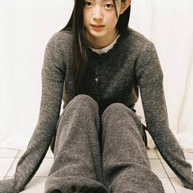 Aeae 라운드넥 가디건 브라운