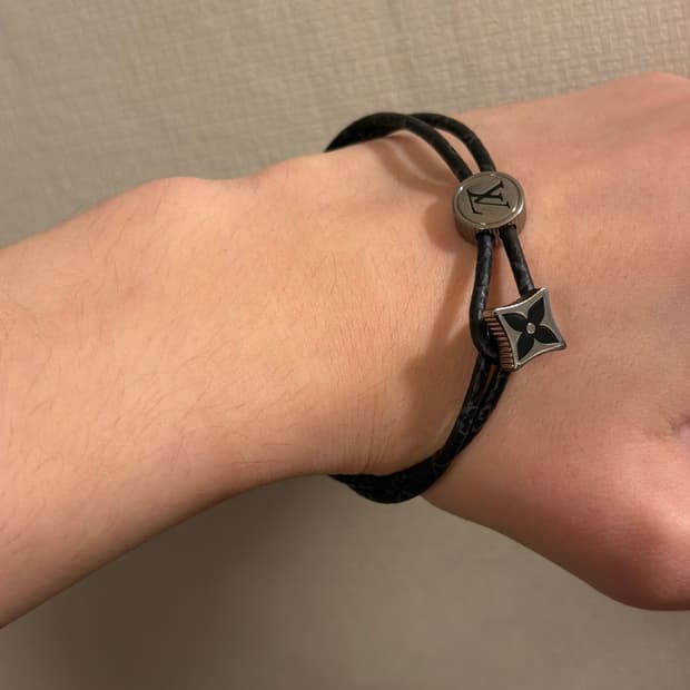 루이비통 모노그램 캐츠 잇 팔찌