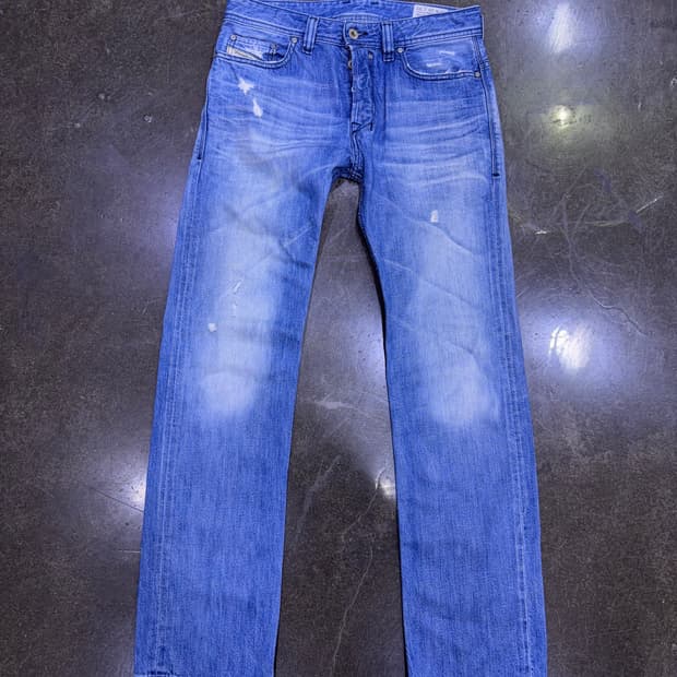 디젤 사파도 레귤러 슬림 스트레이트핏 빈티지 데님팬츠 28
