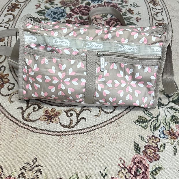 희귀매물 LeSportsac 레스포삭 하트 패턴 크로스 바디백 크로스백