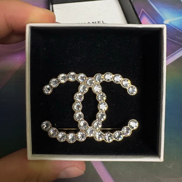 샤넬 브로치