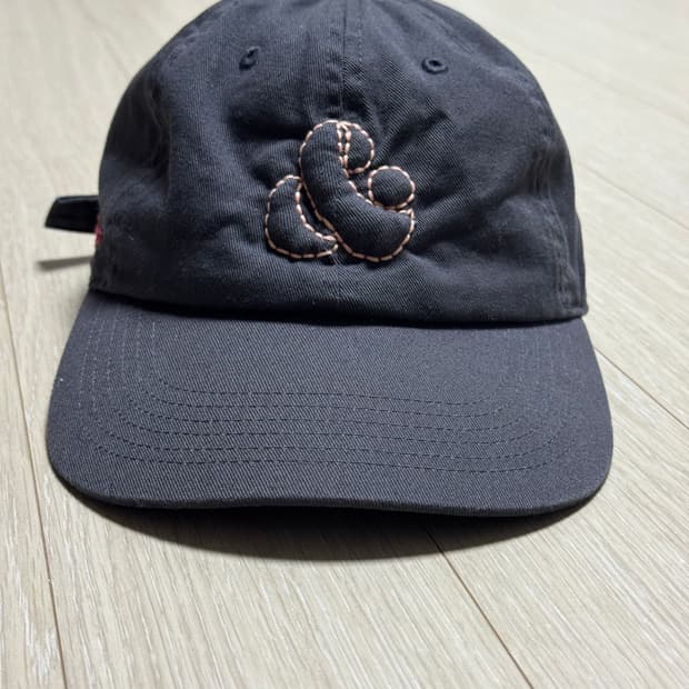 아이엠샵 레드테슬 모자 red tessels