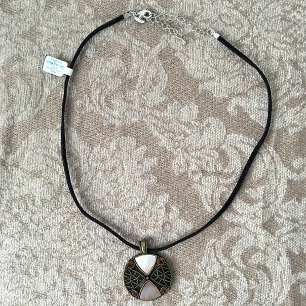 pendent necklace