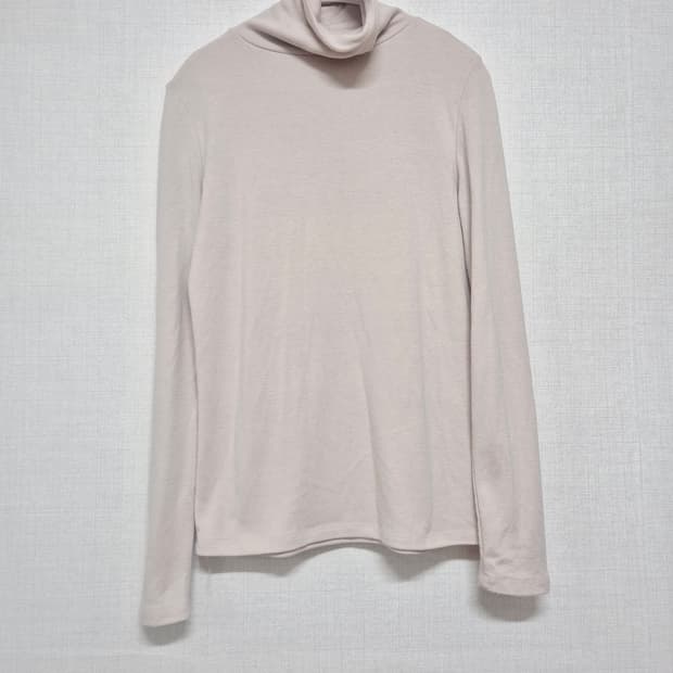 아이보리 목폴라티셔츠