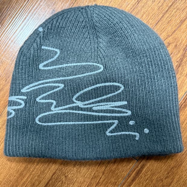 나체 비니 차콜