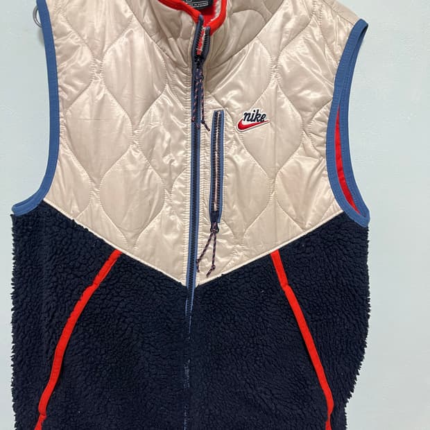 나이키 퀼팅/플리스 조끼 M 사이즈