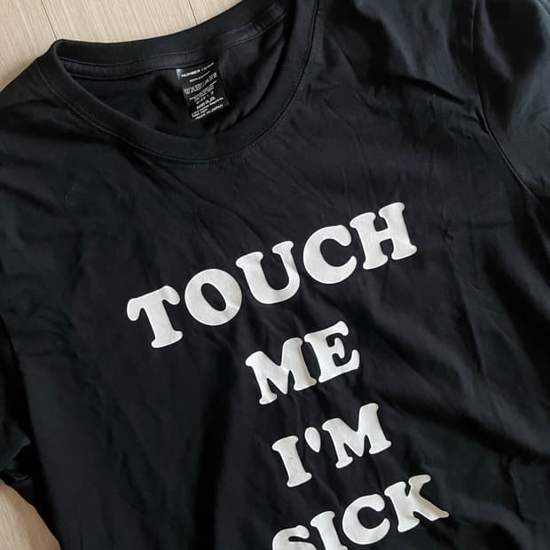 넘버나인 AW03 Touch me I'm sick' 블랙 티셔츠 (3)