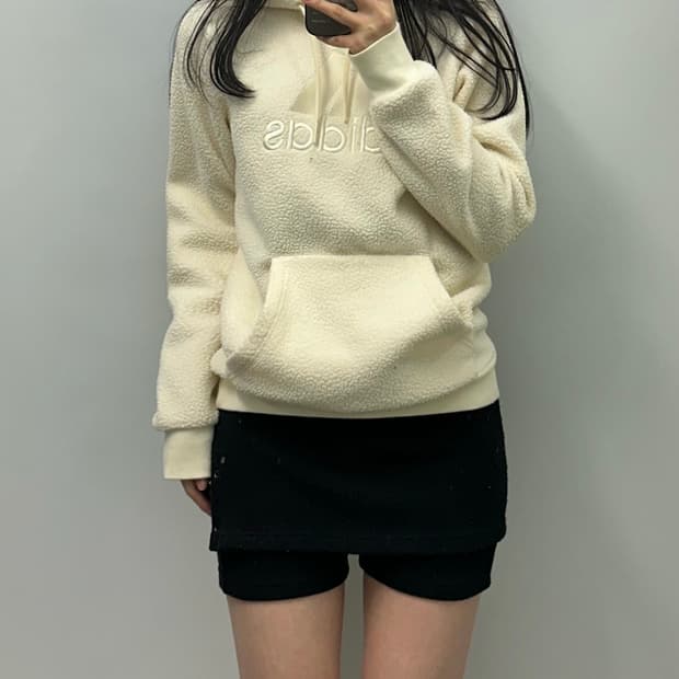 아디다스 빅로고 아이보리 쉐르파 후드티