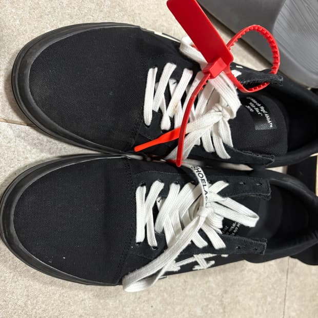 오프화이트 단화 2018 버전