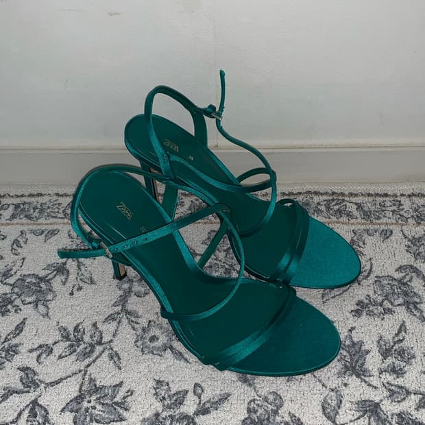 Zara ankle strap stilett heel Green