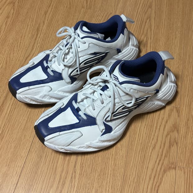 발렌시아가 먼데이 화이트/블루 (41사이즈)