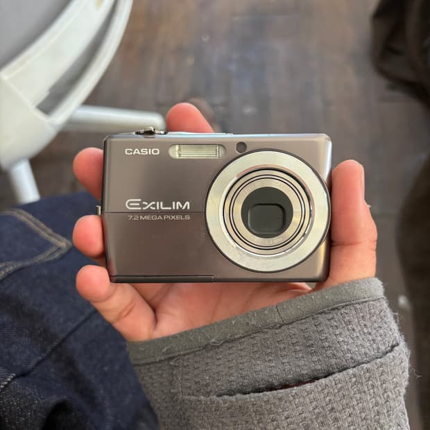 카시오 엑실림 ex z700 디지털카메라