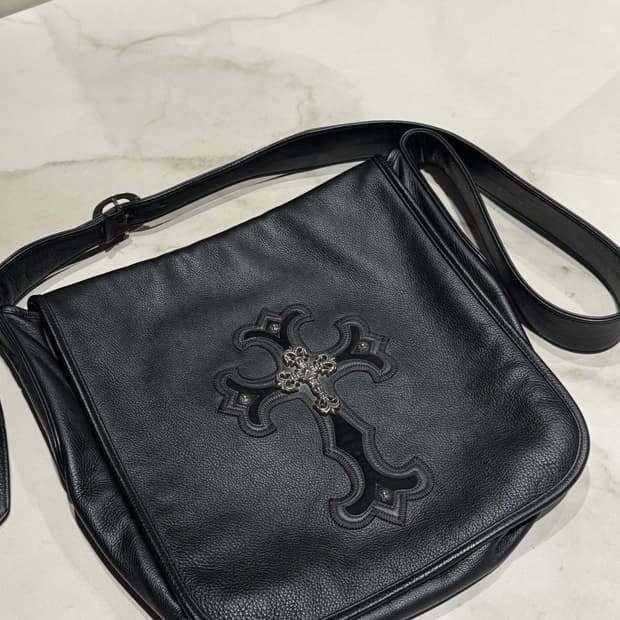 크롬하츠 풀 레더 라지 필리그리 펜던트 가죽패치 크로스백