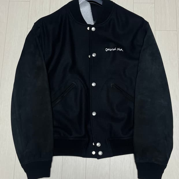 디올 스웨이드 울 바시티 자켓