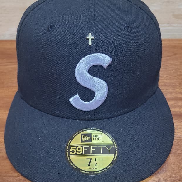 슈프림 골드크로스 S로고 뉴에라