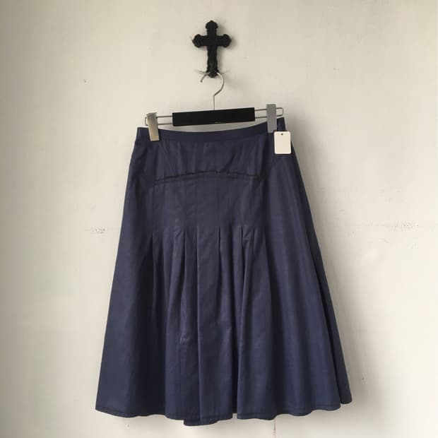 Pleats glossy skirt