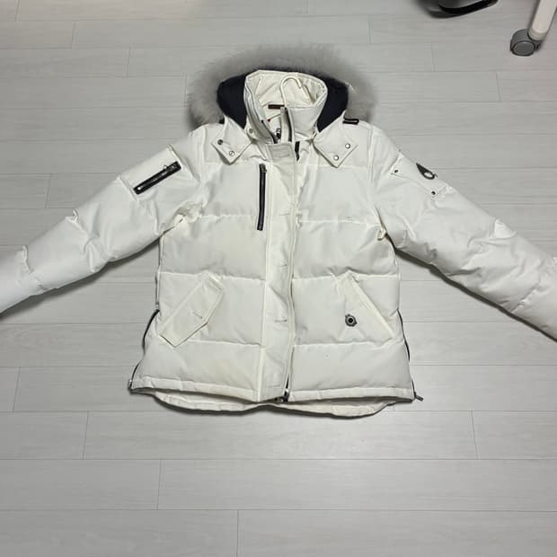 무스너클 쓰리쿼터 패딩 L 정품