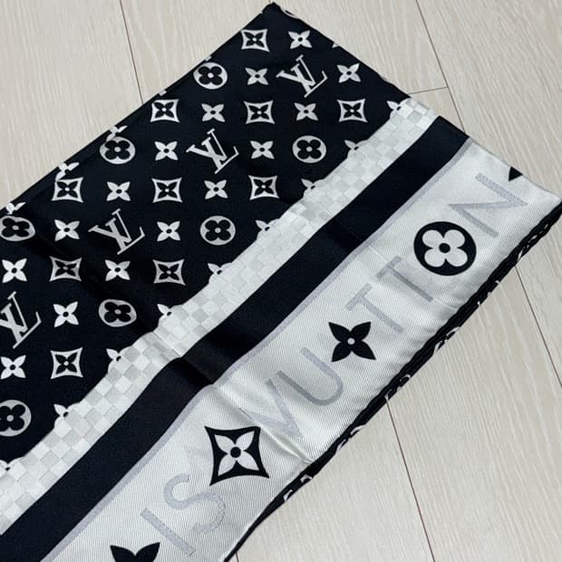 루이비통 까레 M79893