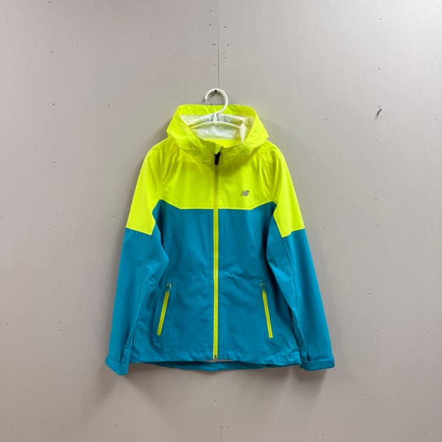 여성 90 / 뉴발란스 바람막이 트레이닝 