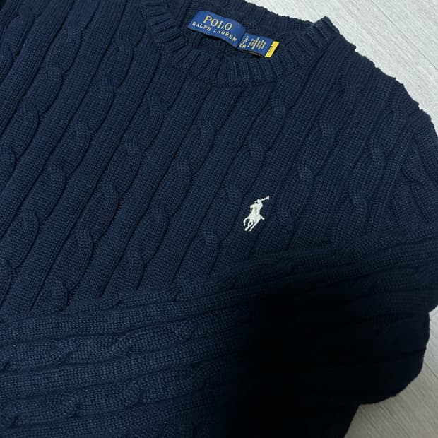 폴로 라운드넥 니트