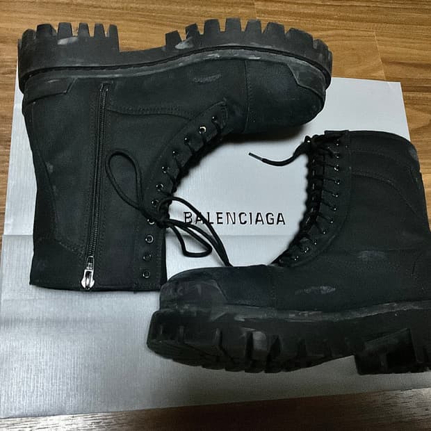 발렌시아가 컴뱃 스트라이크 부츠 40 사이즈