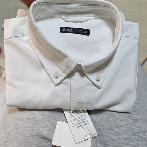 스파오 spao 화이트 옥스포드 레귤러핏 셔츠 M 사이즈
