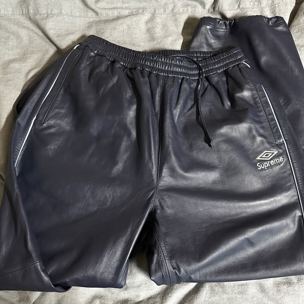 슈프림 x 엄브로 레더 트랙팬츠