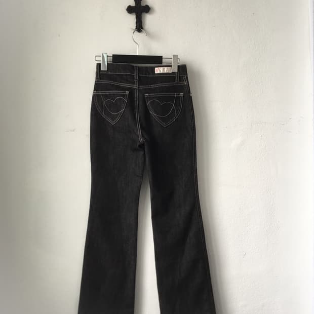 Back pocket point pants