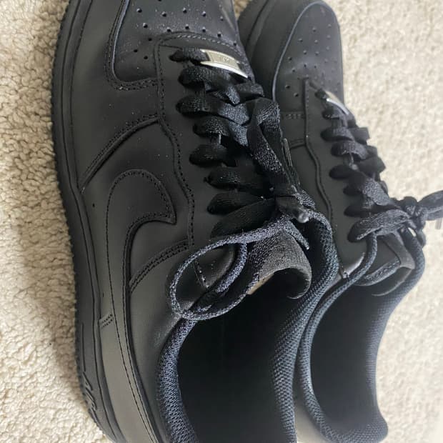 에어포스1 블랙 275 팝니다