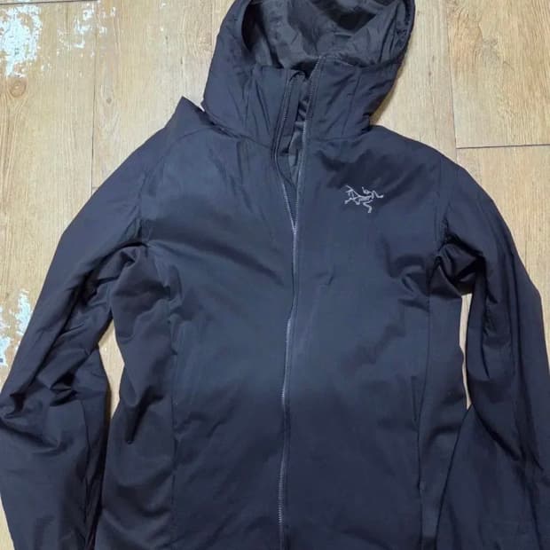 아크테릭스 아톰 후디 블랙 m사이즈