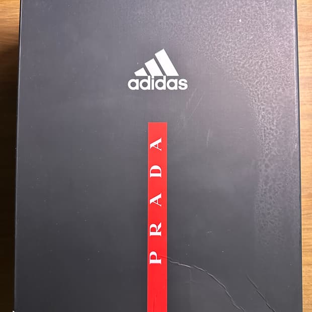아디다스 프라다 루나로사