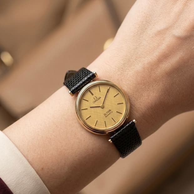 [데드스탁] 빈티지 오메가 드빌 리넨 골드 쿼츠 - 푸시버튼 모델