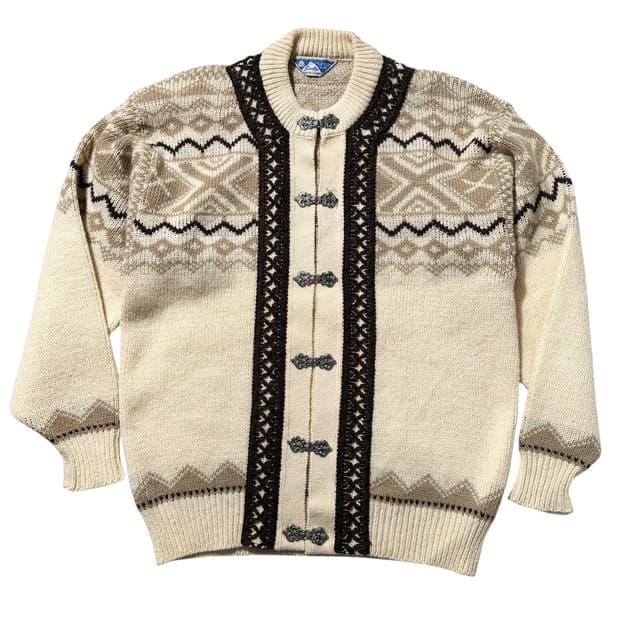 Scan Alp 노르딕 패턴 라운드넥 니트 가디건