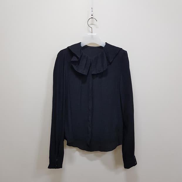 한섬 마인 23SS  러플 블랙 블라우스 76-90-155사이즈