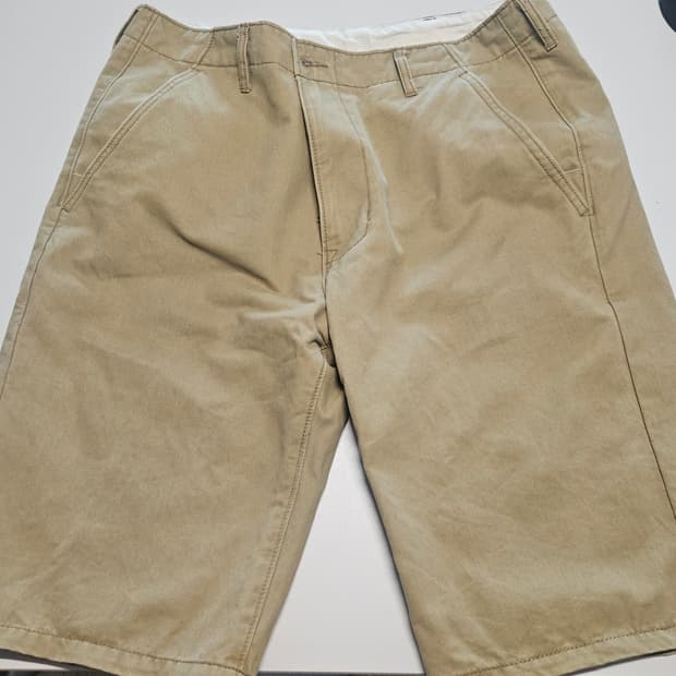 Levi's 리바이스 베이지 치노 반바지 (W33)