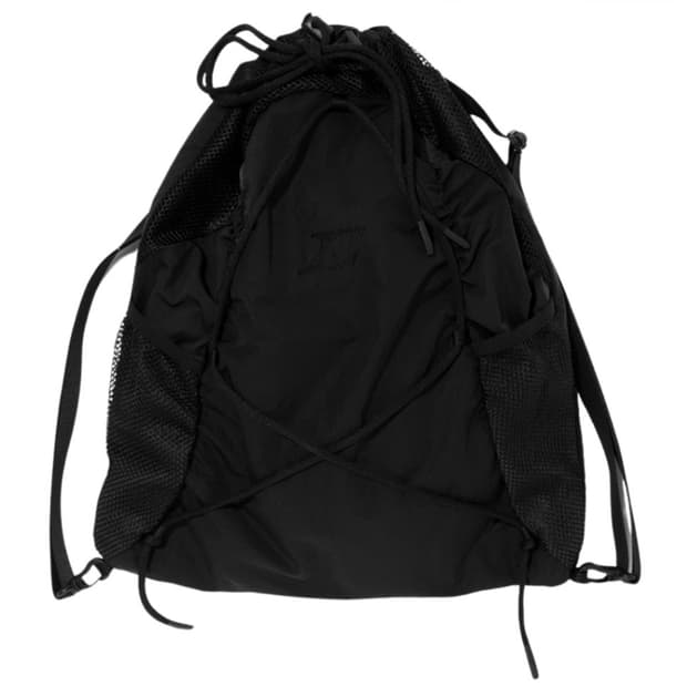 아이시토 로고 스트링 백팩 블랙