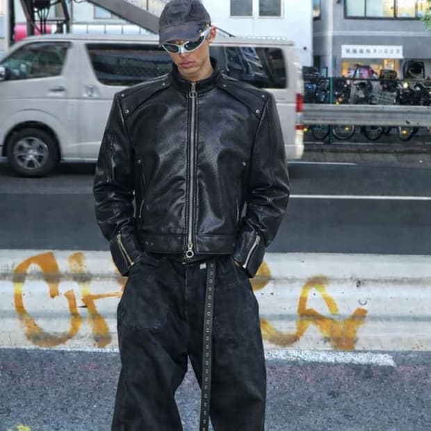 파워숄더 지퍼 디테일 레더 봄버 자켓