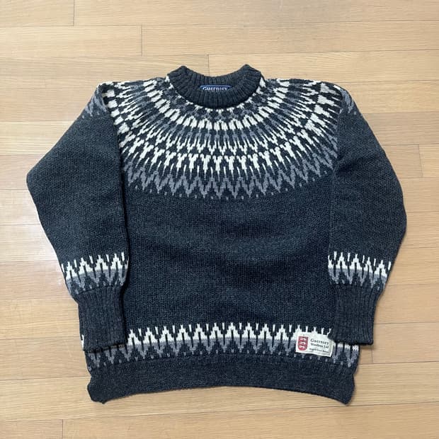 건지울른스 피셔맨 노르딕 스웨터 차콜