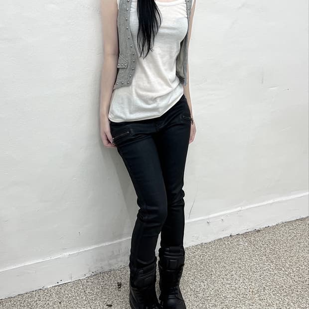 Stud line grey vest