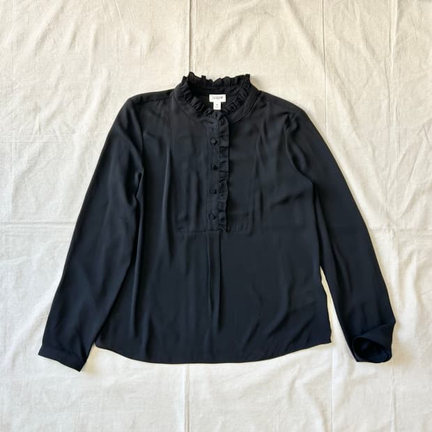 블랙 프릴 블라우스