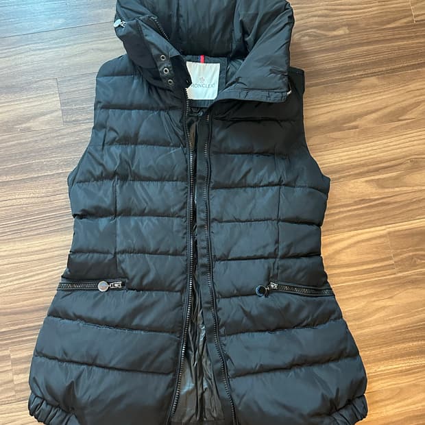 몽클레어 여성 패딩 조끼 블랙