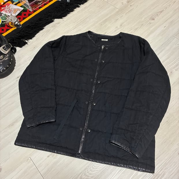 PHIGVEL 피그벨 클래식 퀼킹 노카라 자켓