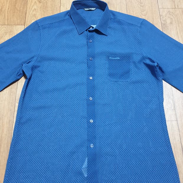 1107 크로크다일 7부 남방 105-110 사이즈입니다