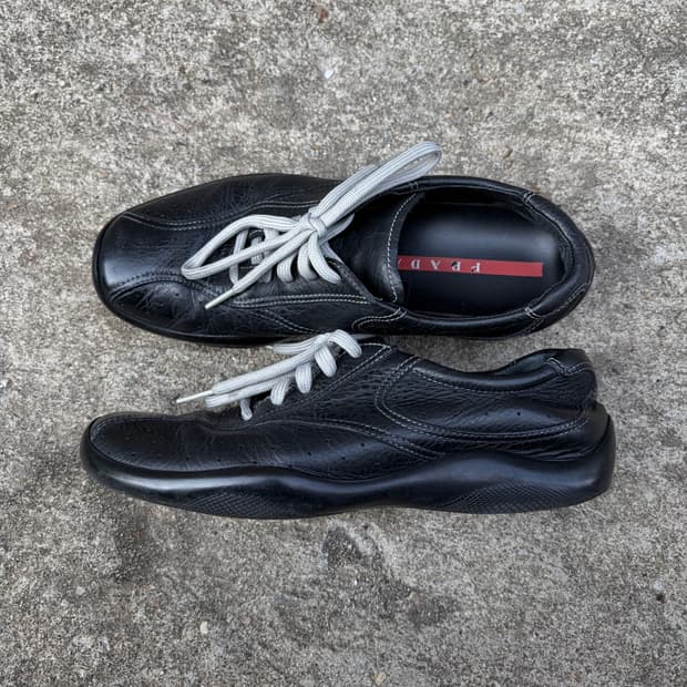 프라다 스포츠 레더 스니커즈