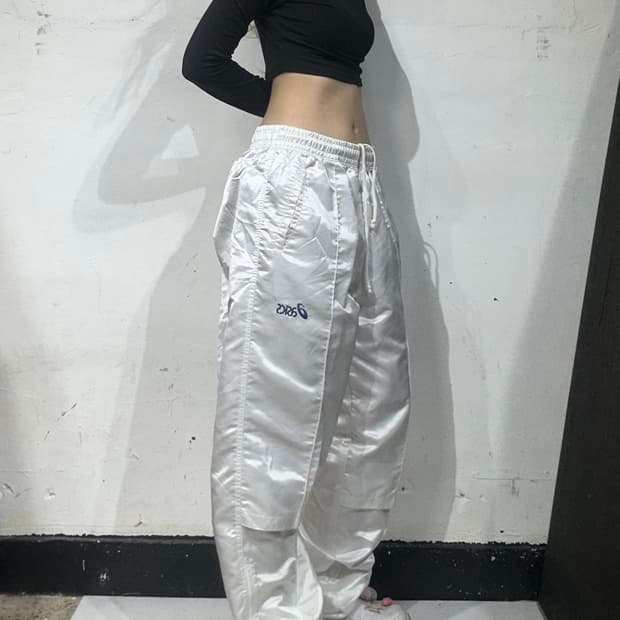 아식스 화이트 와이드 트랙 팬츠 추리닝 바지