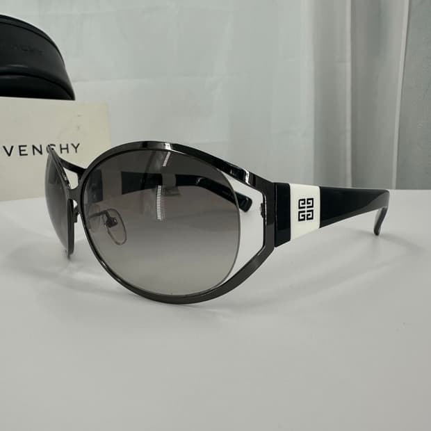 [새상품 무료배송] 정품 지방시 Made in Italy 선글라스