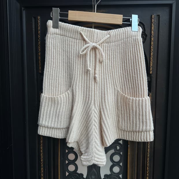 as know as pinky knit short pants